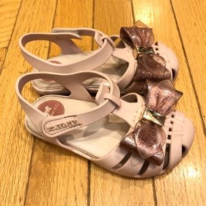 Zaxy children’s pink shoes with large bow